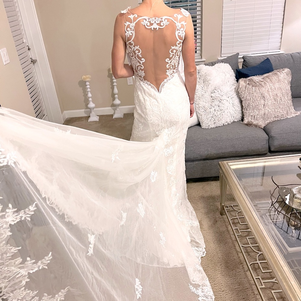 NWT David’s Bridal wedding dress size 4